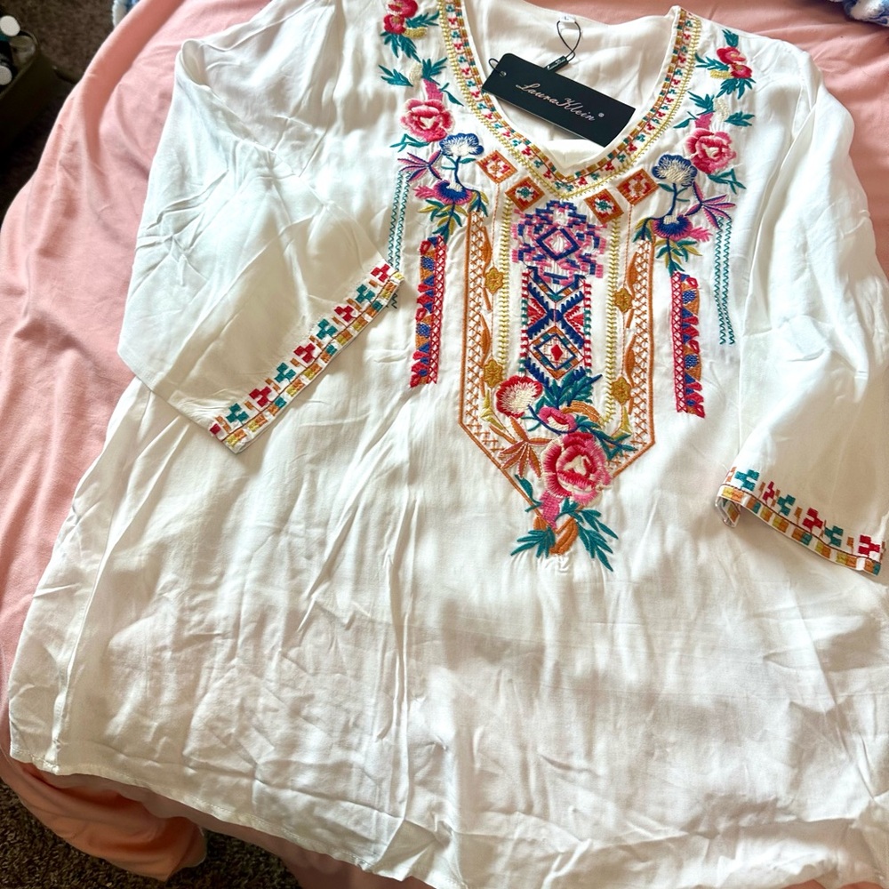 NWT Laura Klein Embroidered Top Size Large - Picture 5 of 5